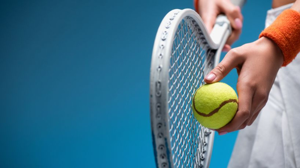 Tenis v hale